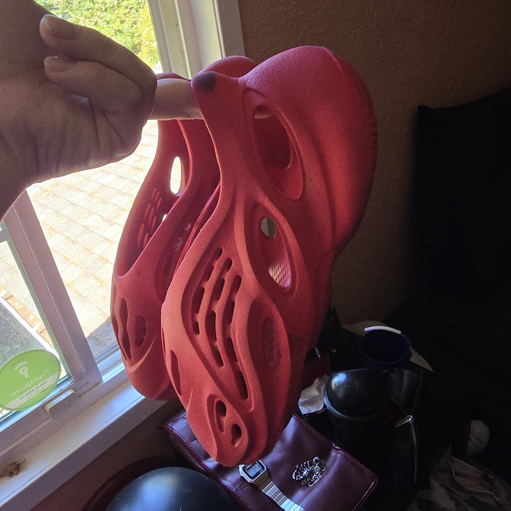 Yzy Foam Runners